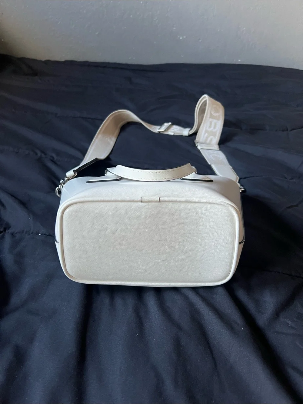 Marc Jacobs Cream Leather Top-Handle Tote with Logo